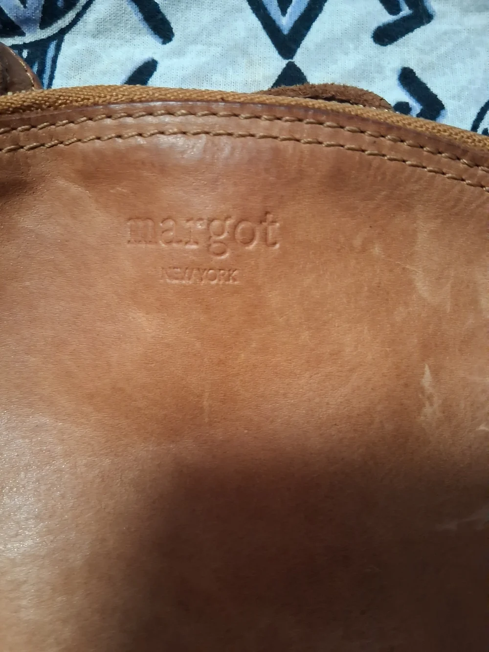 margot round leather